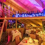 Park Village 4*