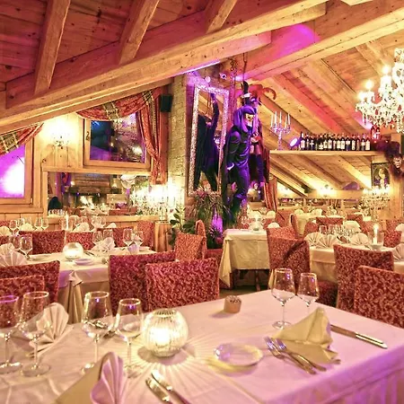 Park Village Aparthotel 3*