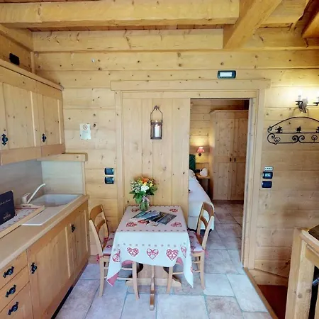 Aparthotel Park Village 3*